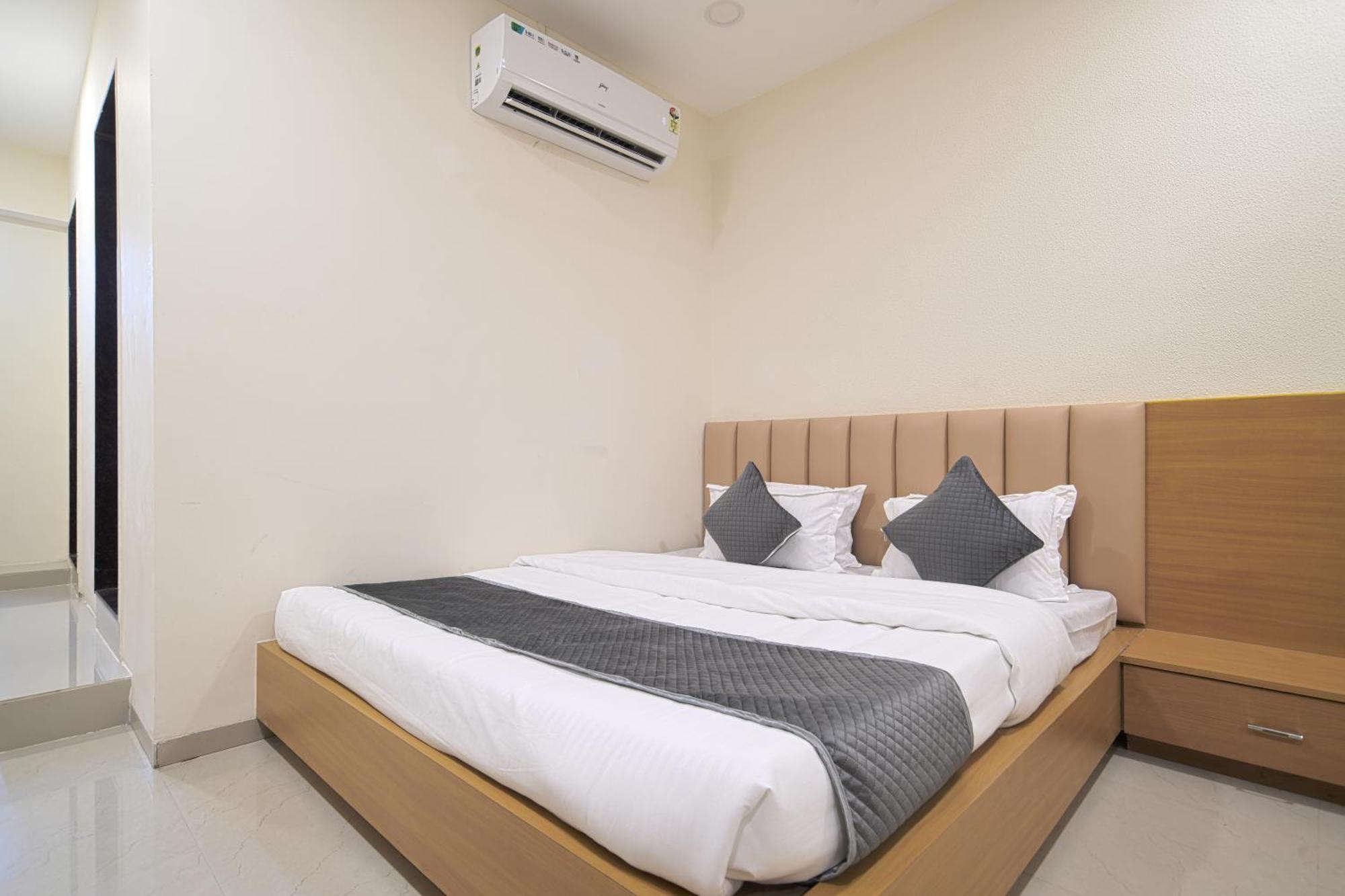 Hotel Shivlok Ujjain Ruang foto