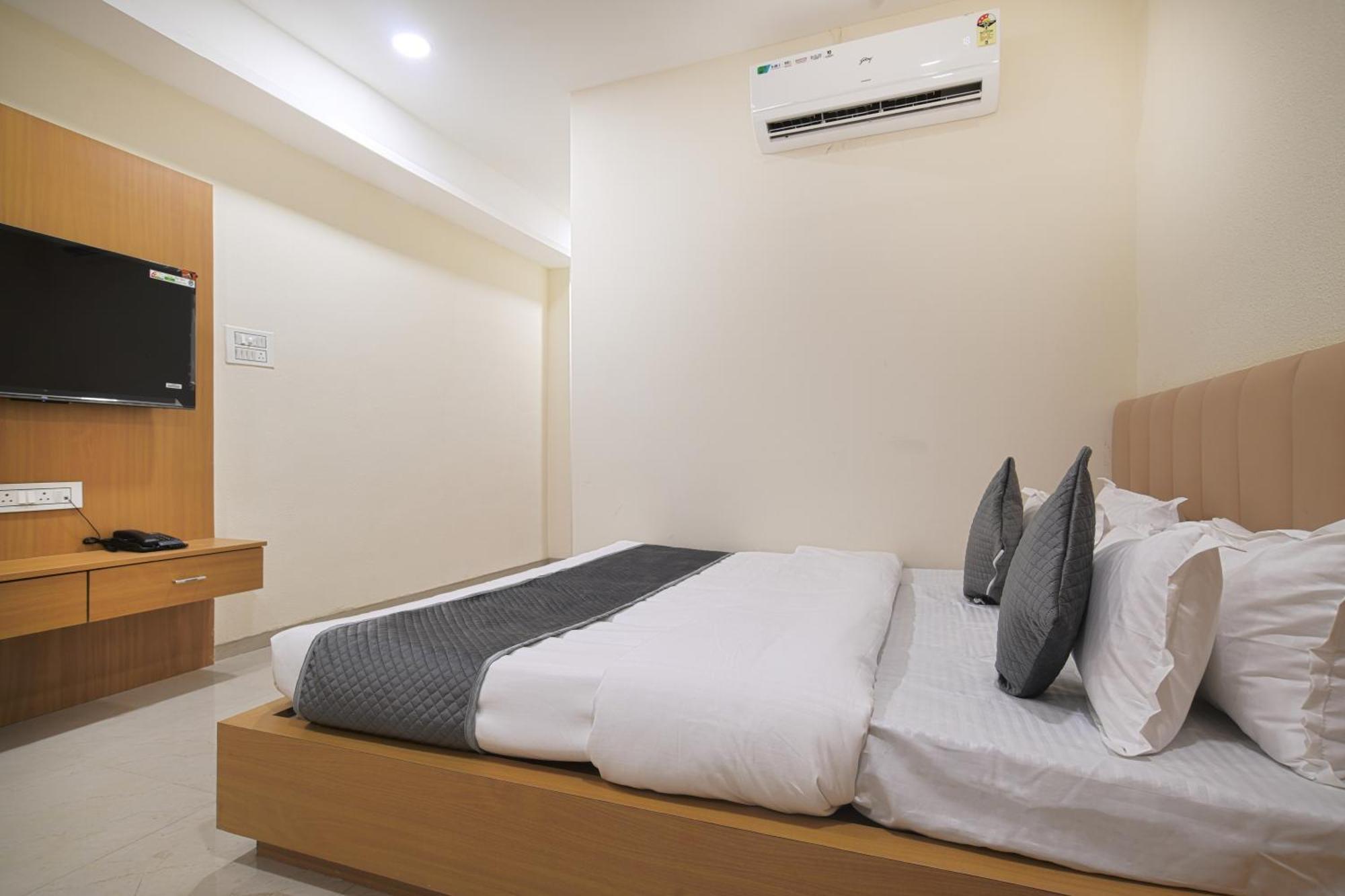 Hotel Shivlok Ujjain Ruang foto