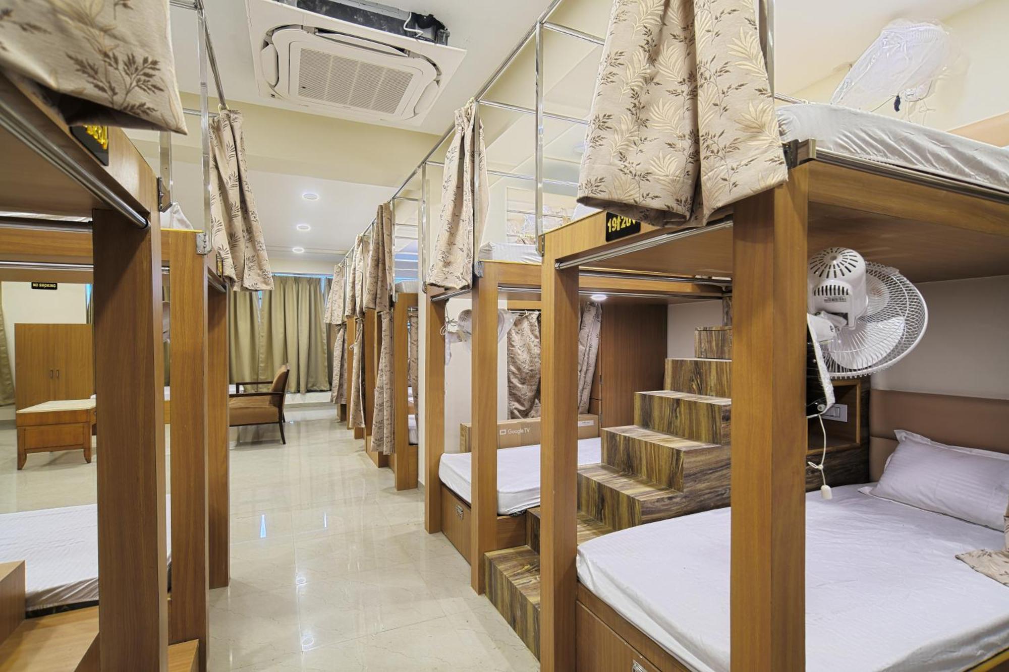 Hotel Shivlok Ujjain Bagian luar foto