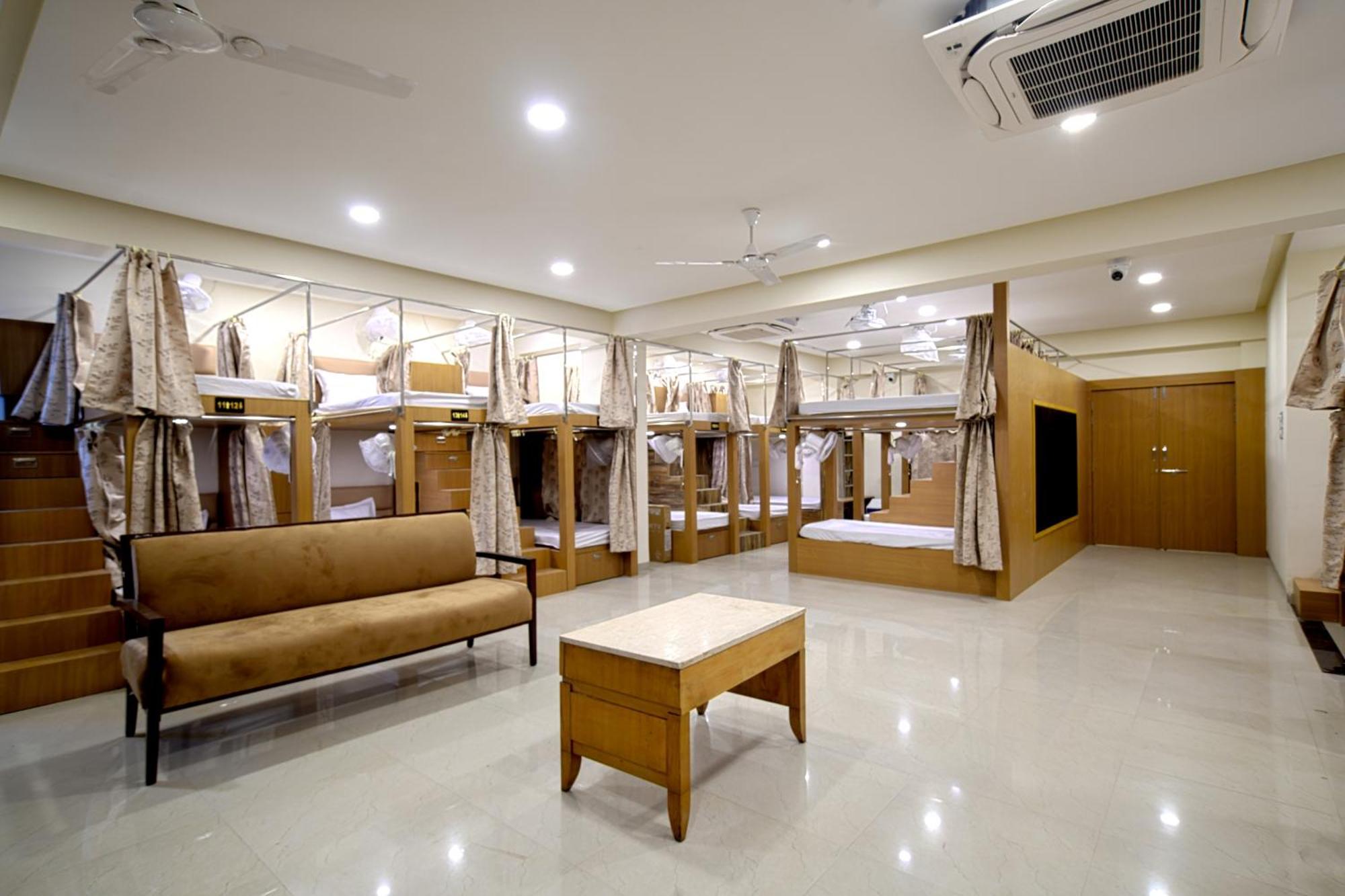 Hotel Shivlok Ujjain Bagian luar foto