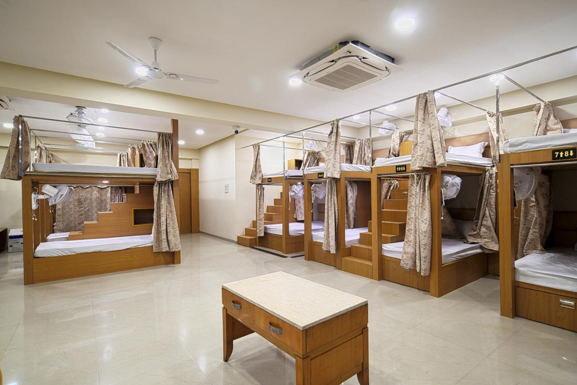 Hotel Shivlok Ujjain Bagian luar foto