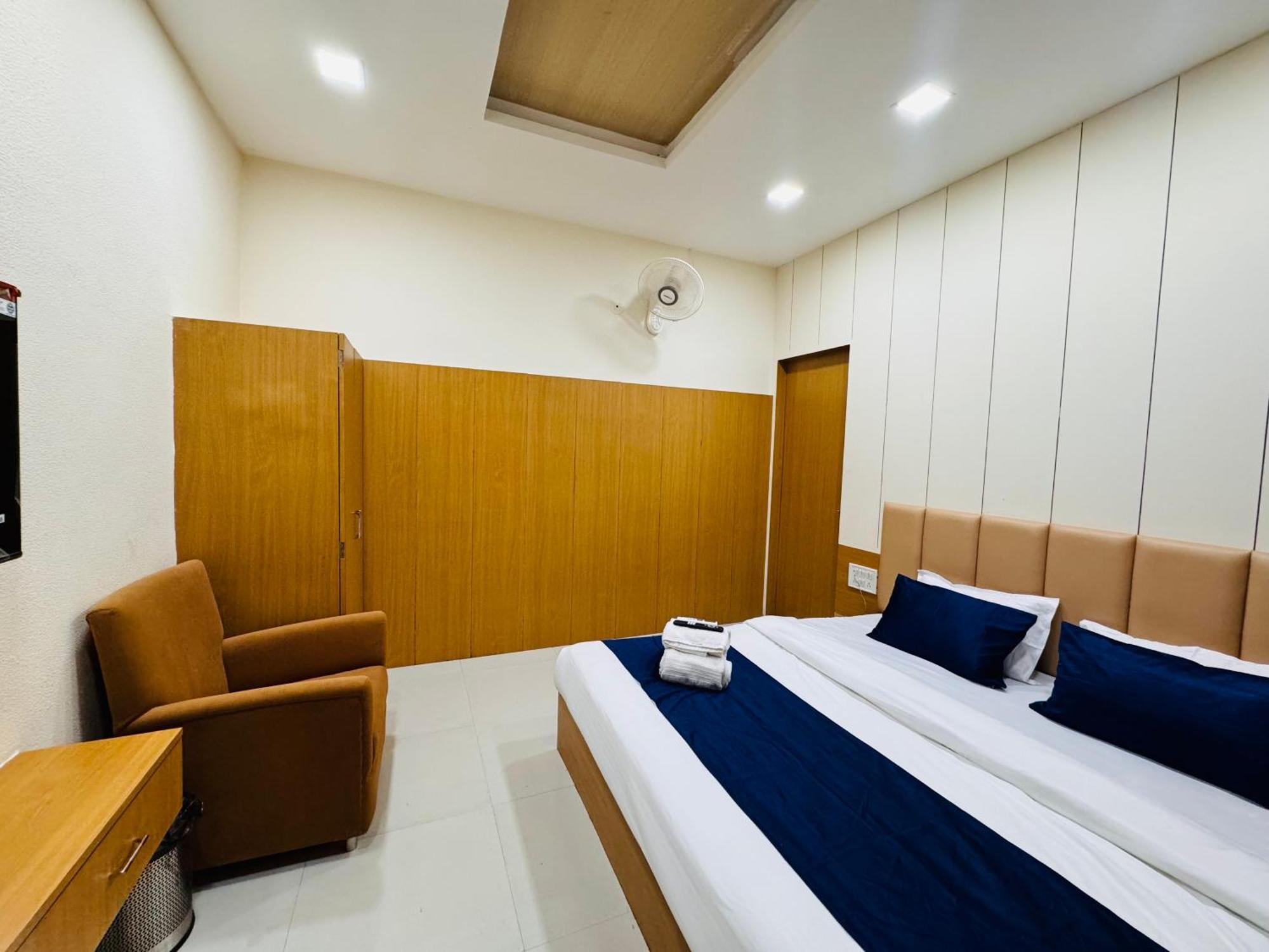 Hotel Shivlok Ujjain Ruang foto