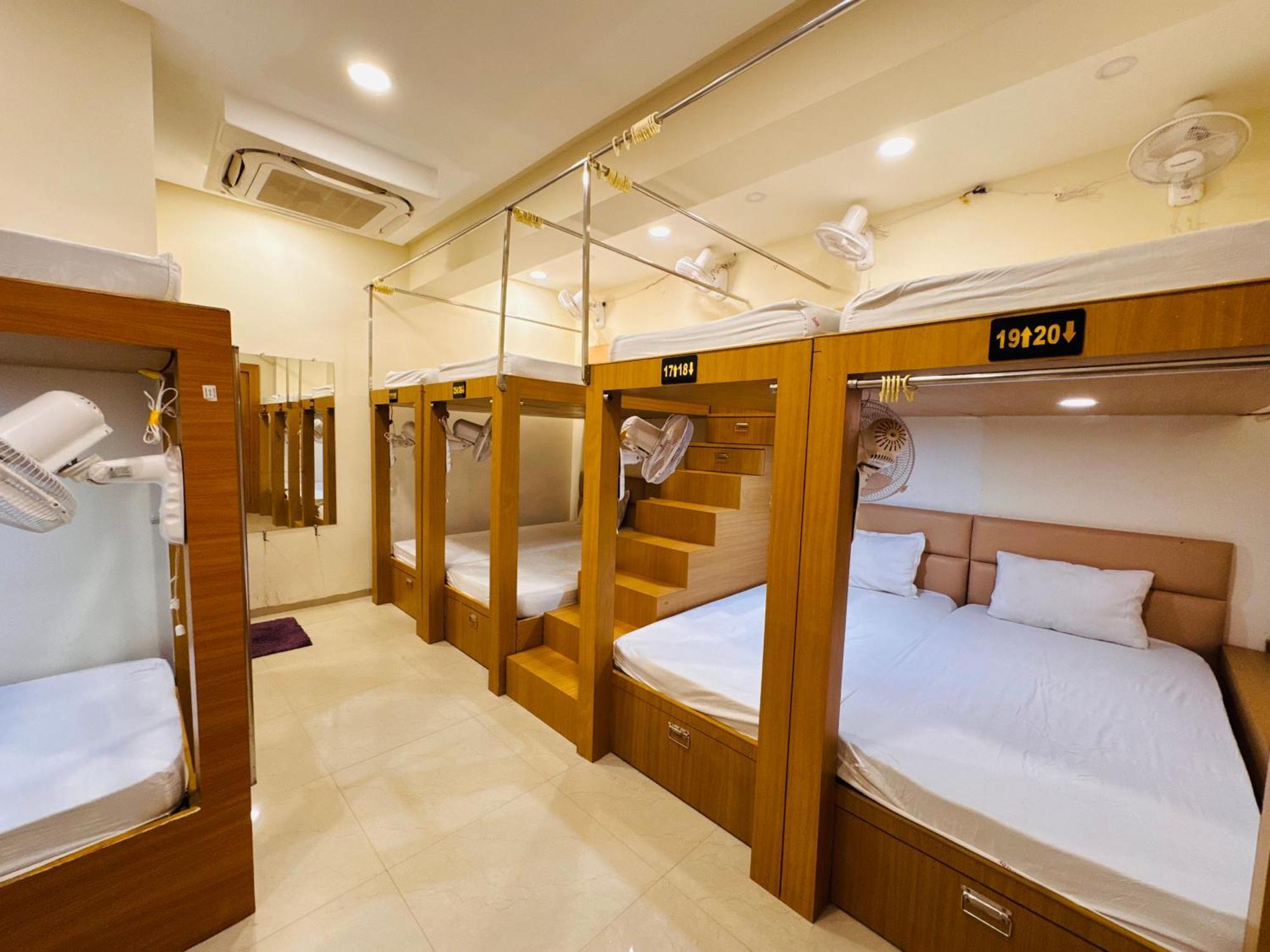 Hotel Shivlok Ujjain Bagian luar foto