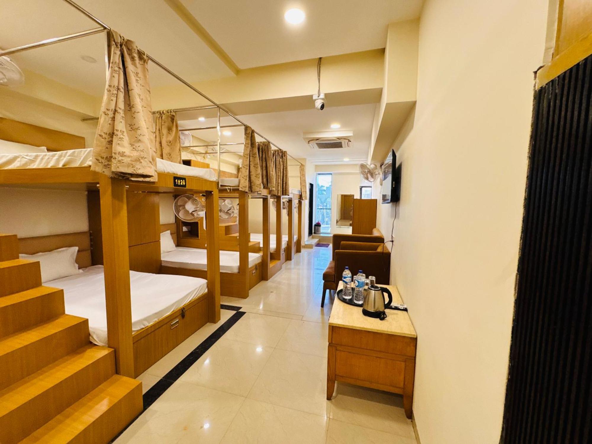 Hotel Shivlok Ujjain Bagian luar foto